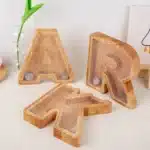 Tirelire lettre en bois 1